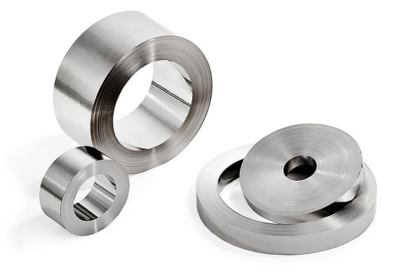 Magnetic material breaks super-fast switching record